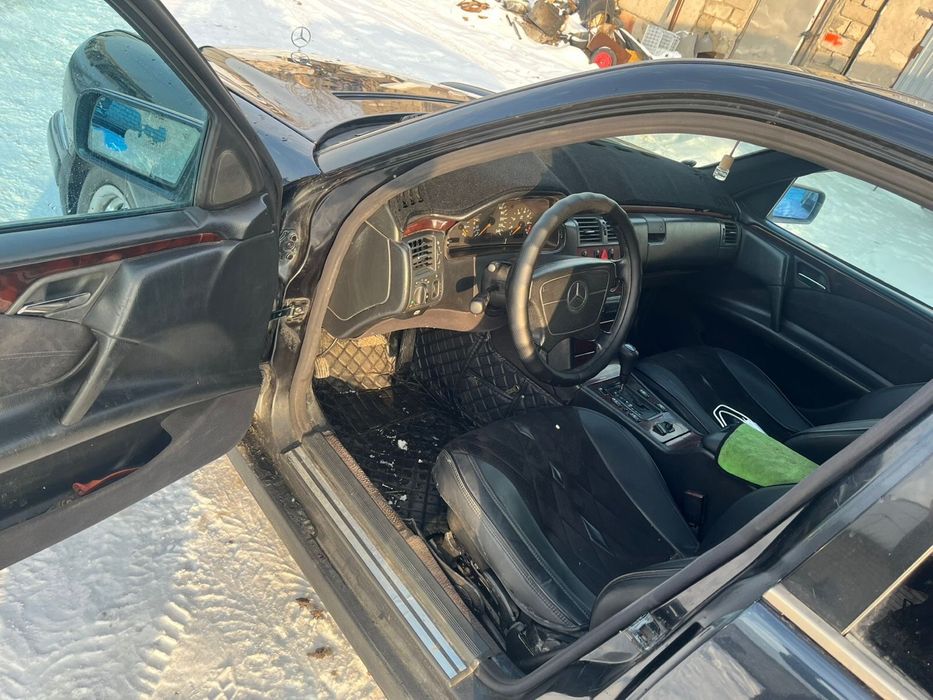 Продам мерс 210