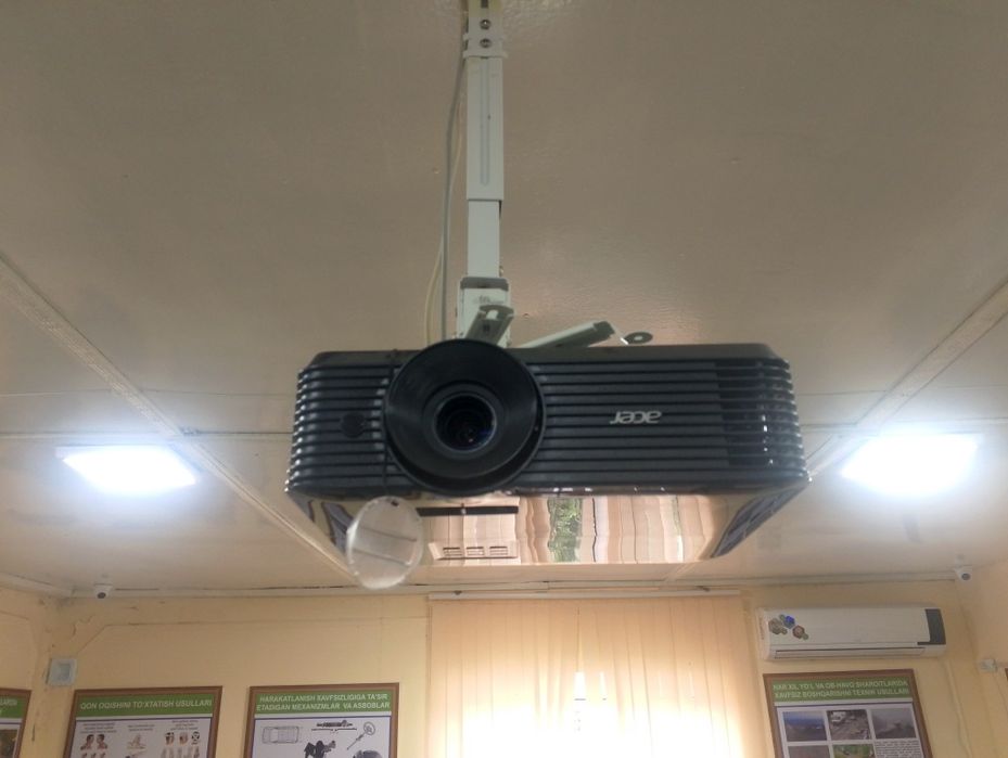 Укиш курсларига интерактивни доска, видеопроекторлар сотилади 90_165_0