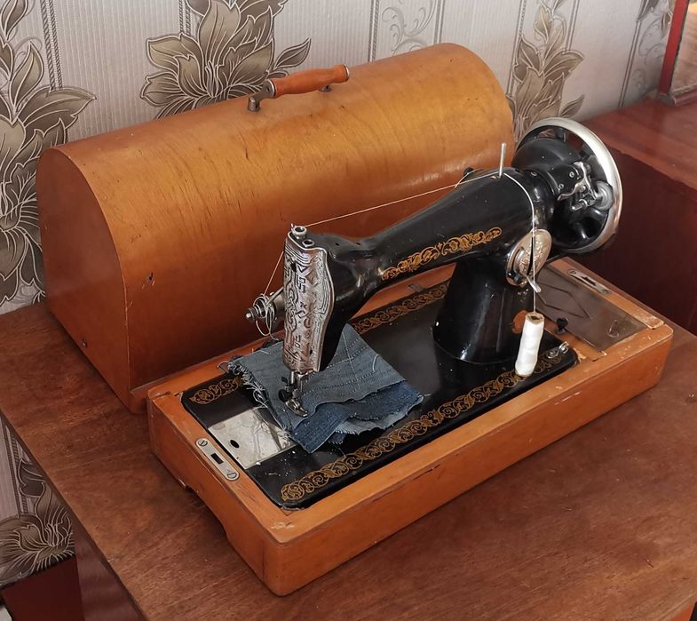 Швейная машинка ручная