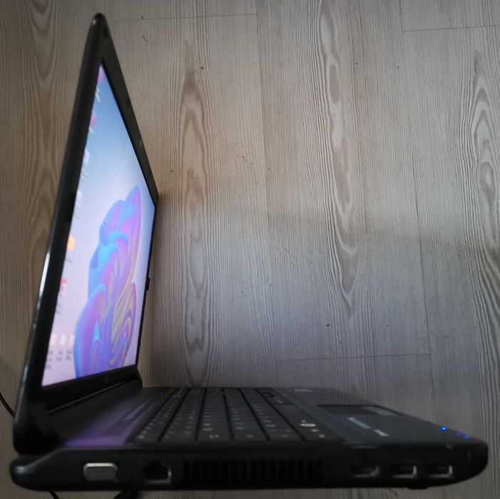 15.6" Лаптоп Fujitsu-Siemens Lifebook AH530 4GB RAM 500GB HDD