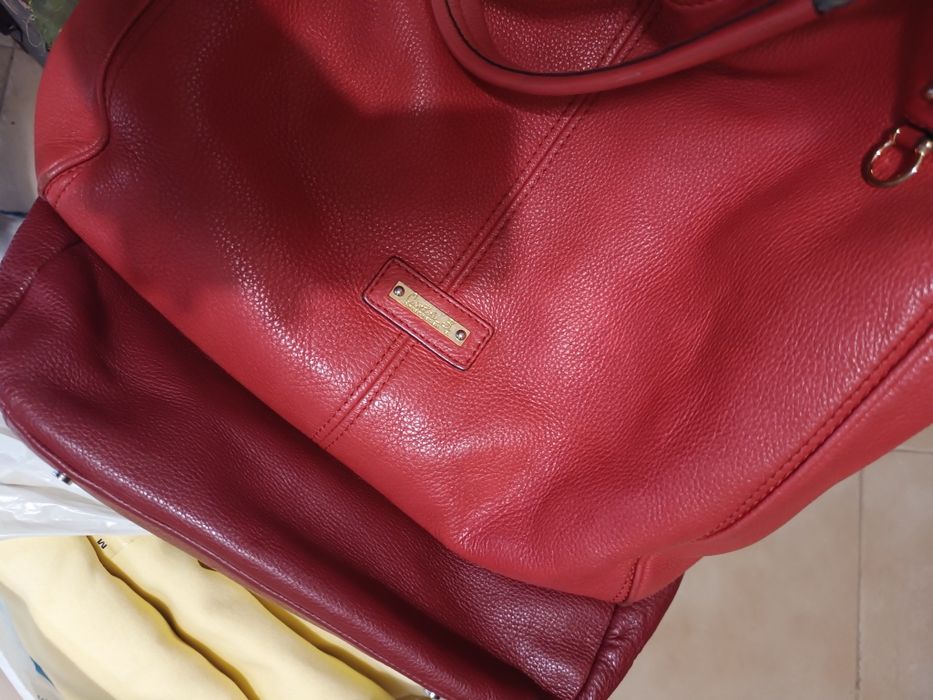 Две качествени дамски чанти от естествена кожа