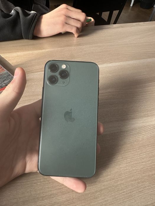 Продам Iphone 11 pro 256