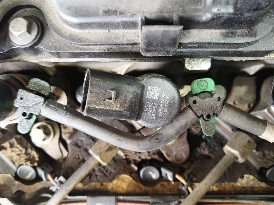 Injector 1.6 d 9802448680 citroen c4 picasso volvo c30 s40 mazda 3 c-max focus 3 mondeo peugeot 508