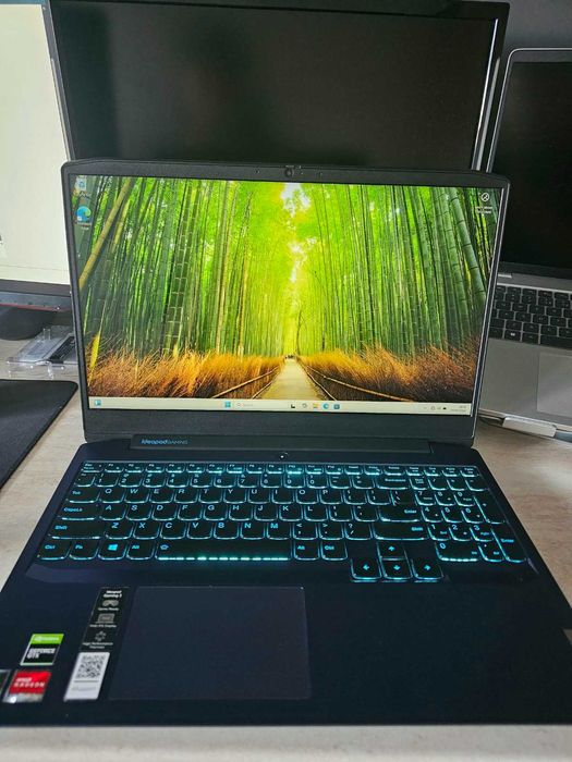 Laptop IdeaPad Gaming 3 15ARH05 procesor Ryzen 5 4600H, 16GB RAM, GTX 1650 Ti 4GB, 512GB