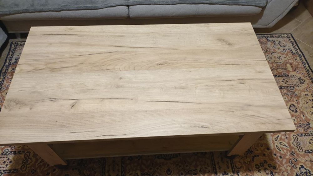 Холна маса с колеца