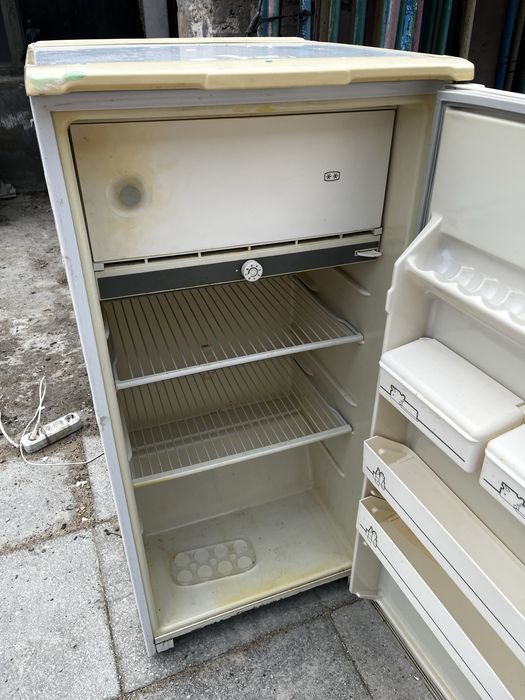 Холодиник  бируза