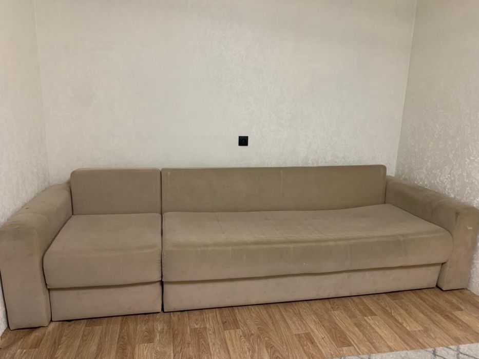 Продам диван три метра