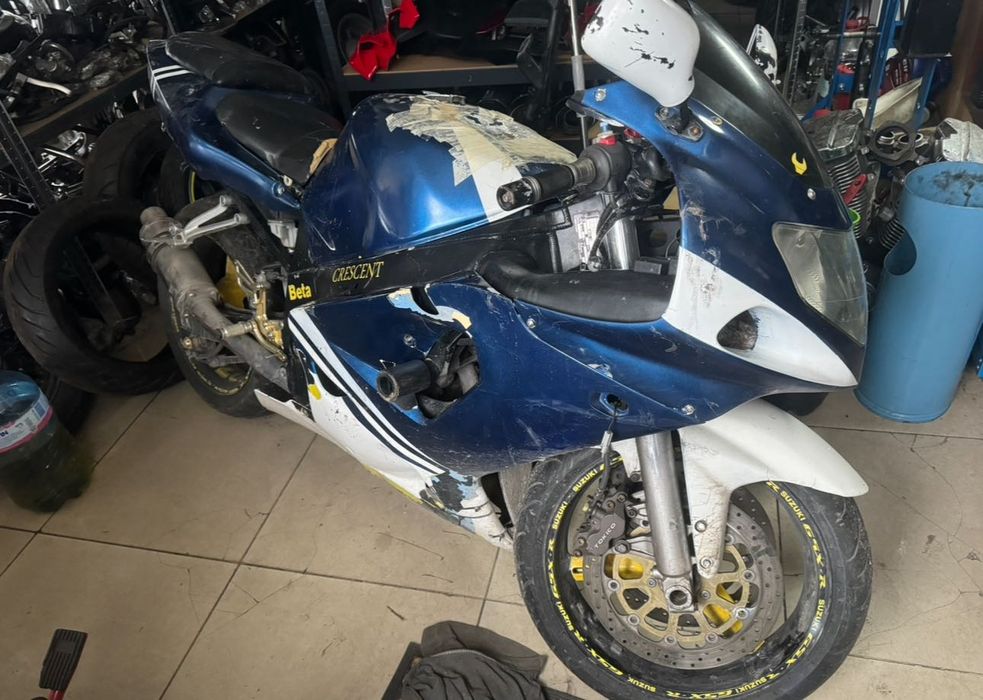 Suzuki GSX-R 600 K2 на ЧАСТИ / gsxr к2 600