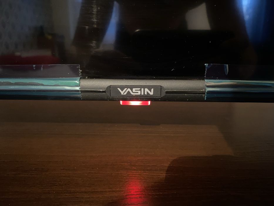 Продам телевизор YASIN LED-40G7 40" 101cм SMART
