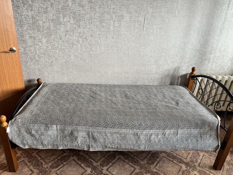 продам кровать 200*90