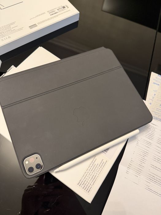 iPad Pro 11" 256 GB, Wi-Fi + Cellular +  Keyboard + Pencil