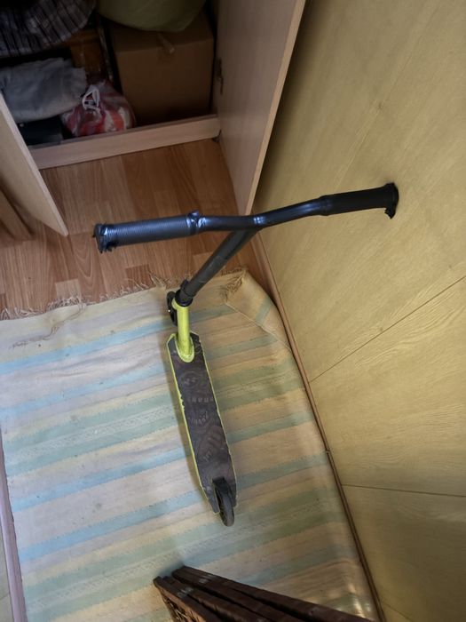 Самокат б/у для детей от 3-5,6лет