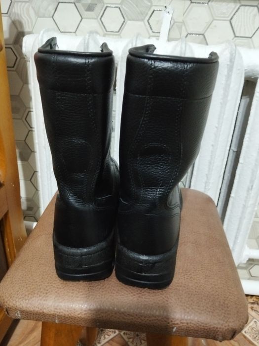 Продам зимние берцы