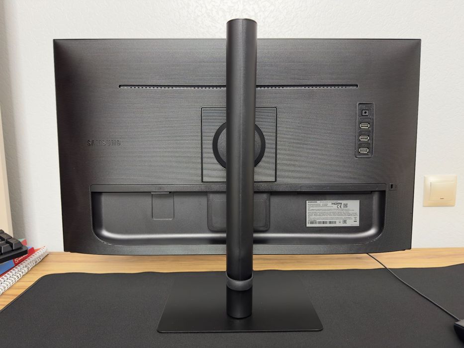 Монитор Samsung 2560x1440