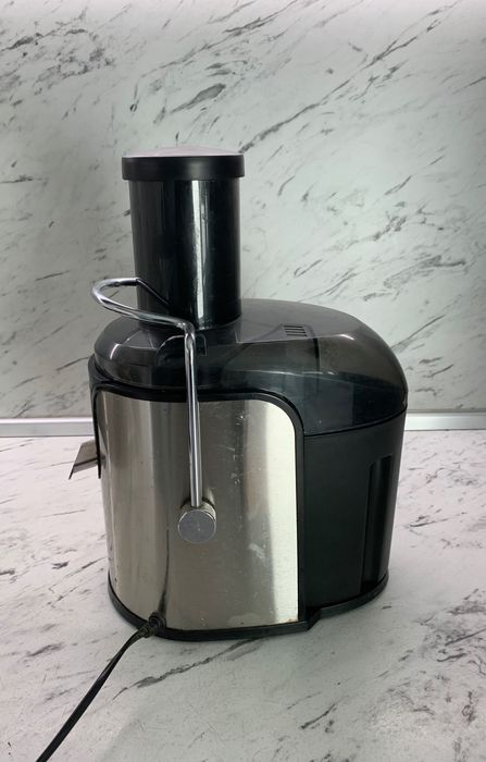 Продавам сокоизтисквачка