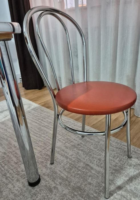 Vand masa si 4 scaune