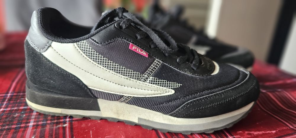 Дамски маратонки Fila / номер 40