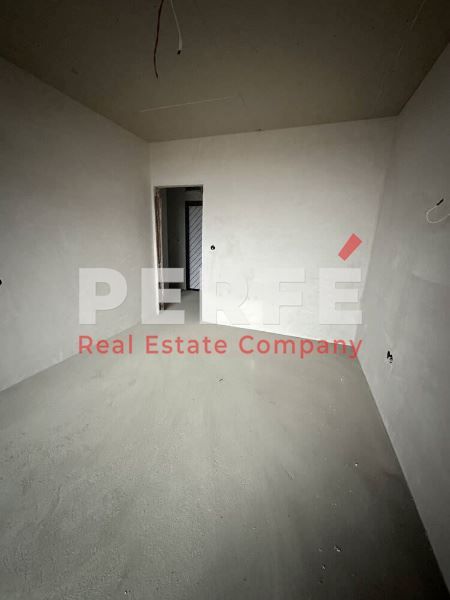 Продава се Двустаен апартамент в Бургас, Изгрев - 61 кв.м за 2017 €/кв.м - Снимка #3