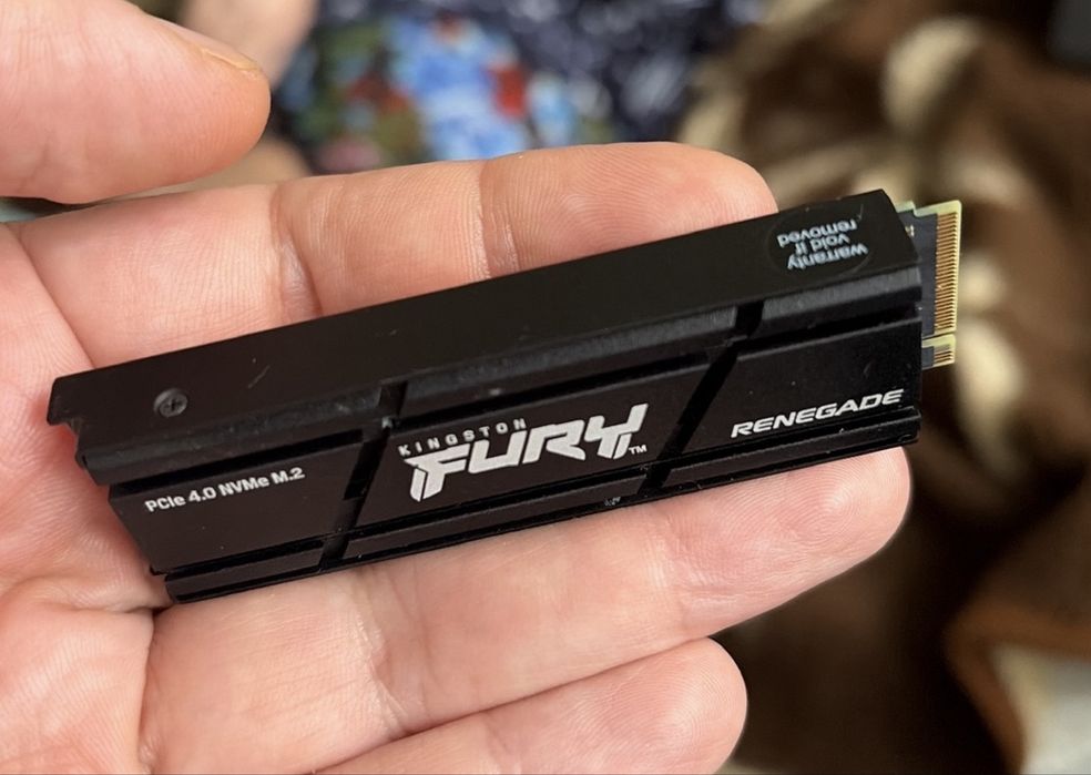 Kingston FURY Renegade 2TB M.2 PCIe 4.0 NVMe  идеален гейминг SSD