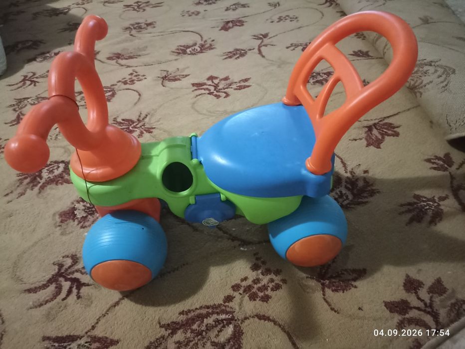 Машинки,,Толкар,Стол