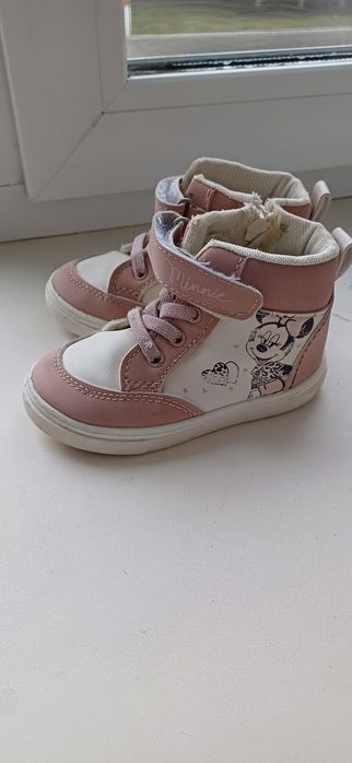 Обувь на девочку 23 рр