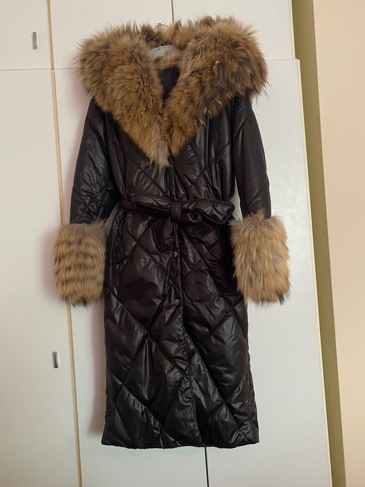 Geaca de fâs cu blana de vulpe naturală