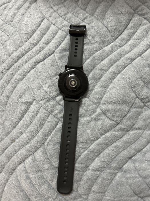 Продам смарт часы huawei GT3