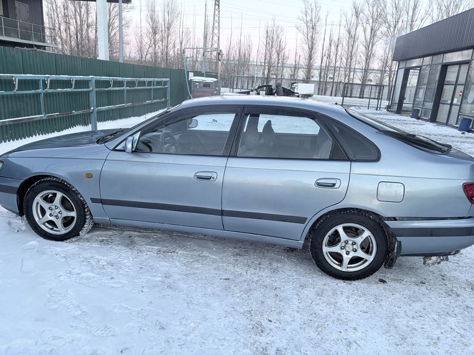Toyota carina e