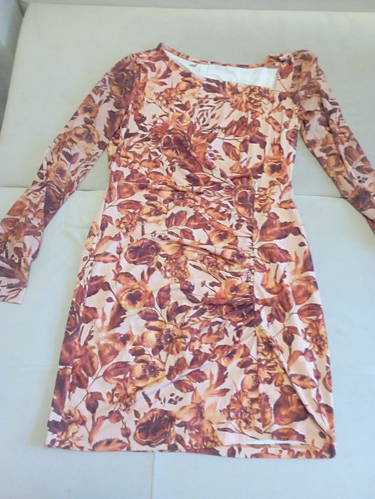 Продам женские платья