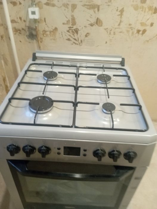 Продам новую газовую плиту