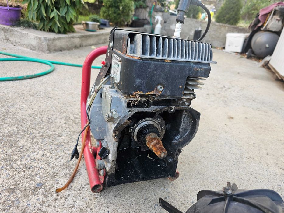 Двигател за Косачка INTERMOTOR 359 на Части.