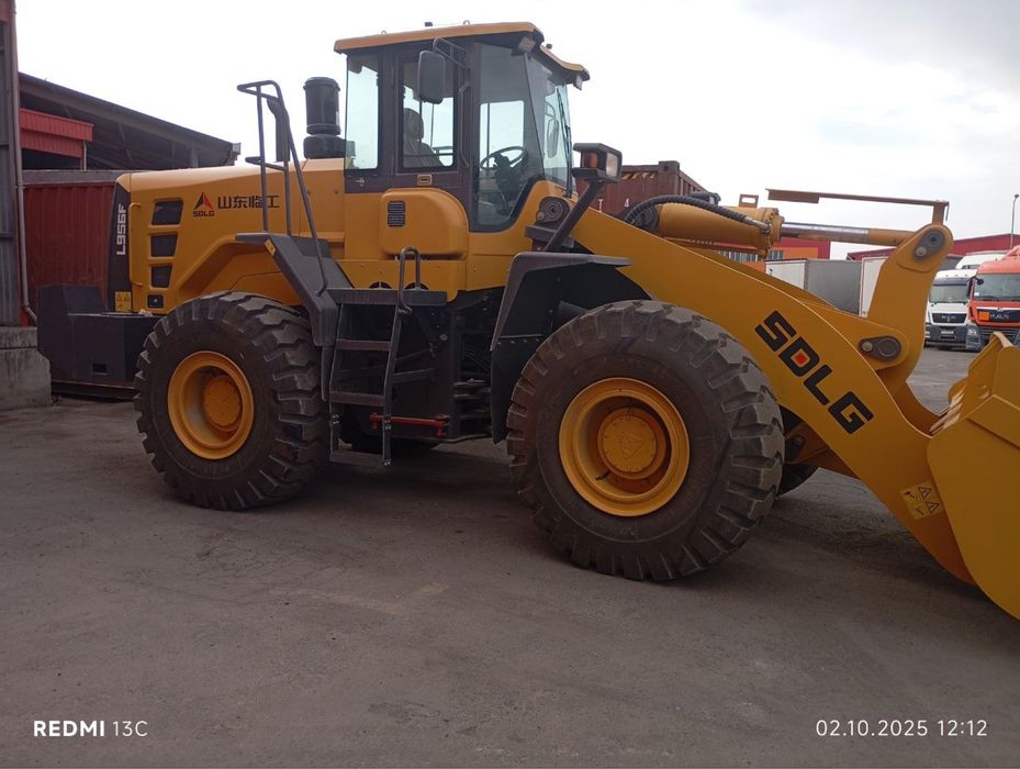 Фронтальный погрузчик