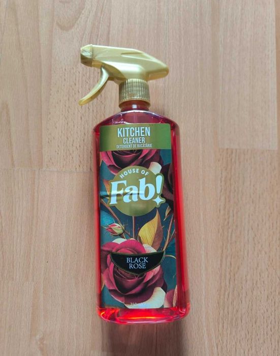 Solutie de curatat diverse suprafete Fabulosa