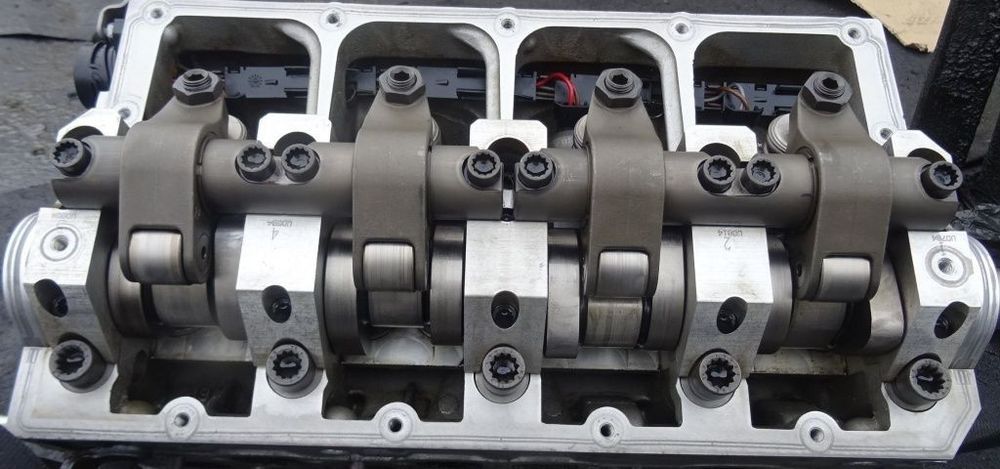 Chiulasa completa cu injectoare Volkswagen Touran 1.9 TDI BKC BXE 105 CP