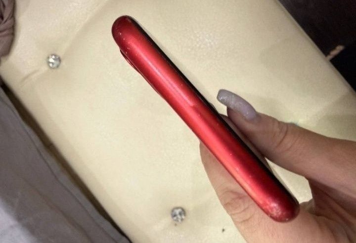 iphone 11 64 GB RED заблокированный