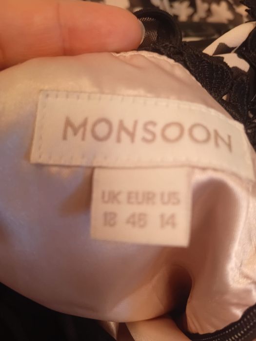 Платье с цветочным принтом Monsoon