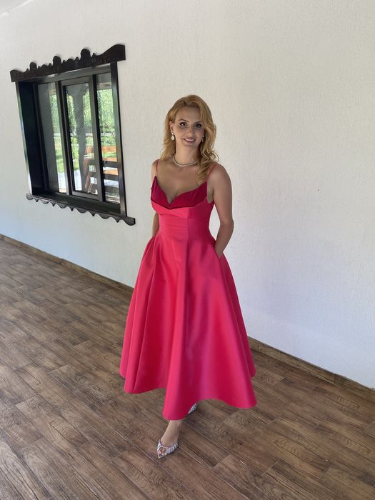 Rochie model deosebit fucsia