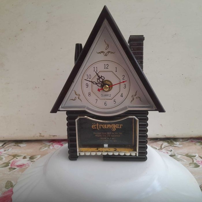 Ceas de masa/birou quartz  fabricat in Franta