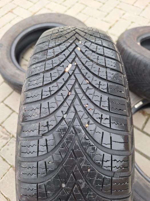 Vând cauciucuri vara și all season 14"