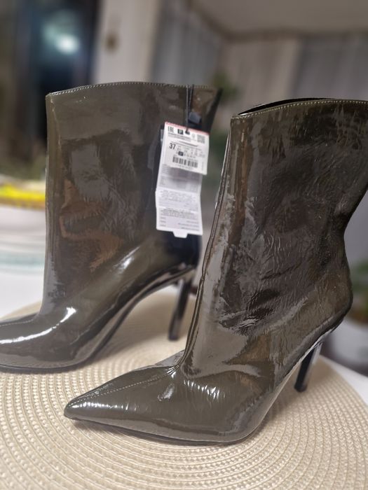 Botine Elegante  cu eticheta ! Nu sunt purtate
