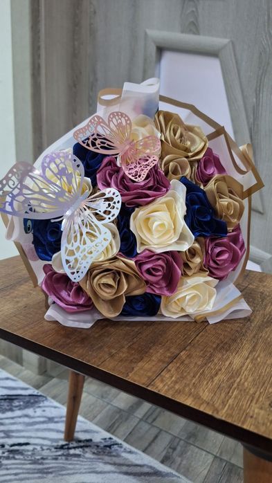 Букет от сатененени рози! Различни видове!