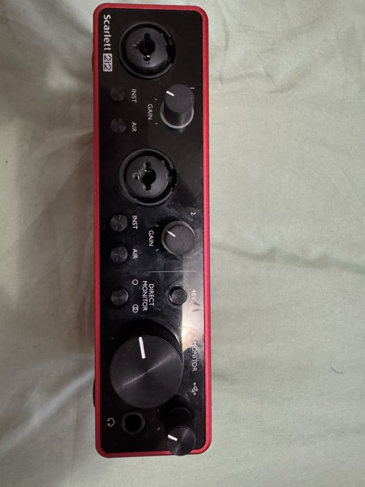 Focusrite scarlett 2i2