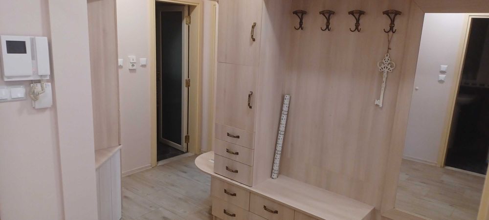 Дава се под наем Четиристаен апартамент в Русе, Център - 135 кв.м за 700 € - Снимка #10