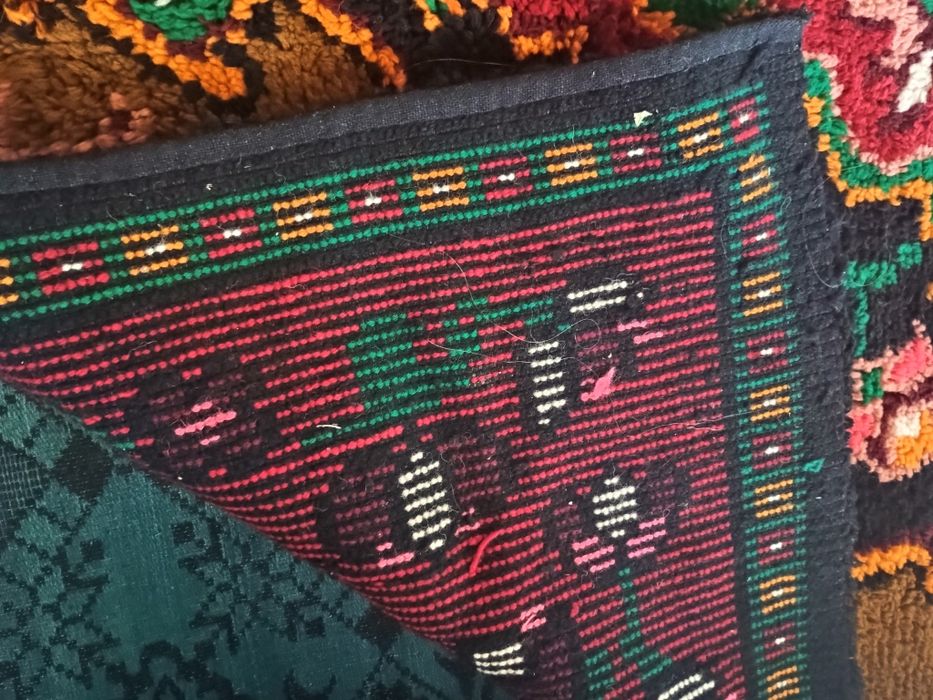 Нов килим 100 % вълна