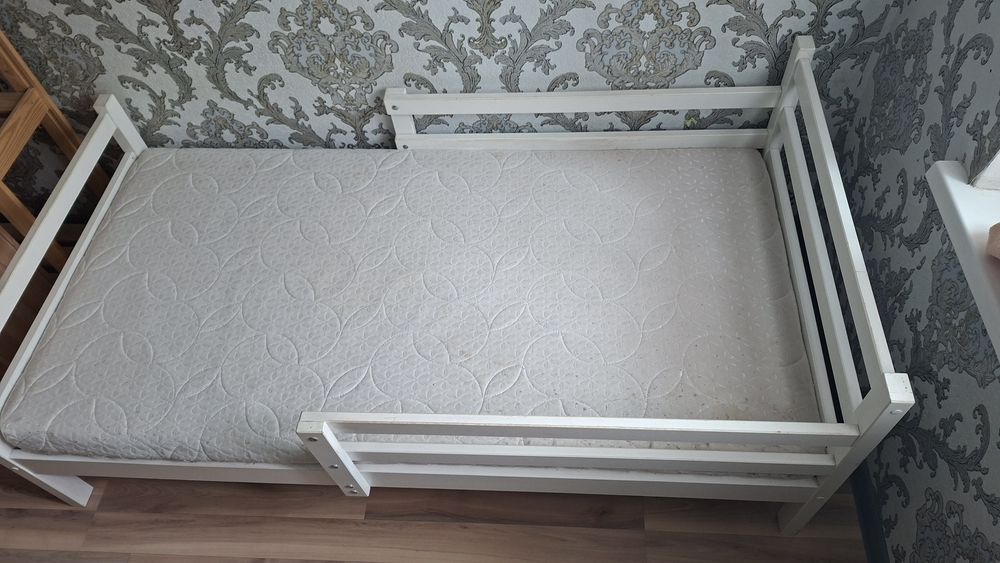 Отдам детскую кровать