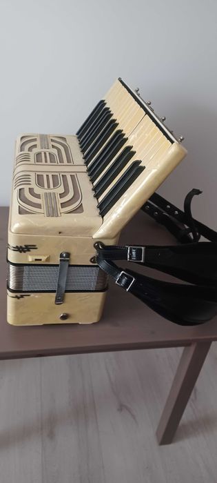Acordeon hohner tango 2F, 34 clape, 80 bași
