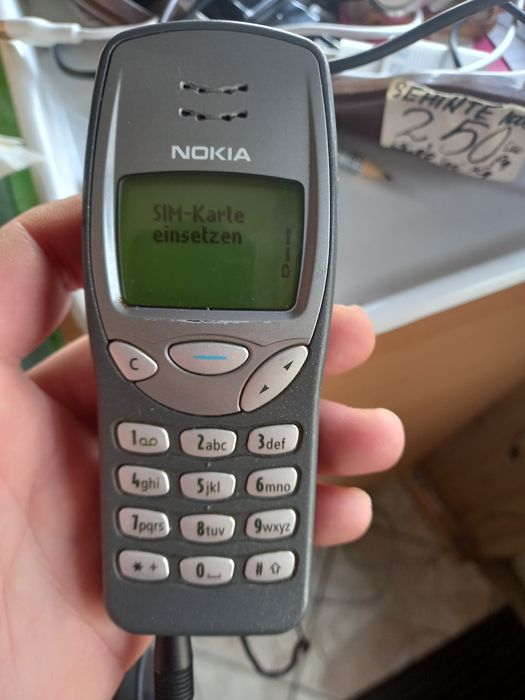 Vând 2 Nokia 3210 de Piesele pt Pasionați sau Colecționari