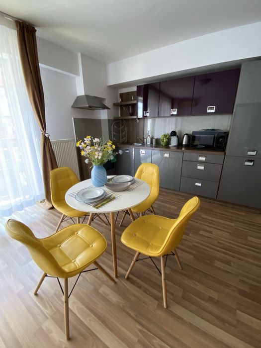 De inchiriat apartament 2 camere zona Nufarul