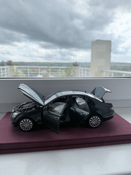 Колекционерски модел Mercedes-Benz C-class AutoArt 1/18