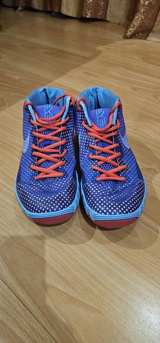 Продам кроссовки спортивные!